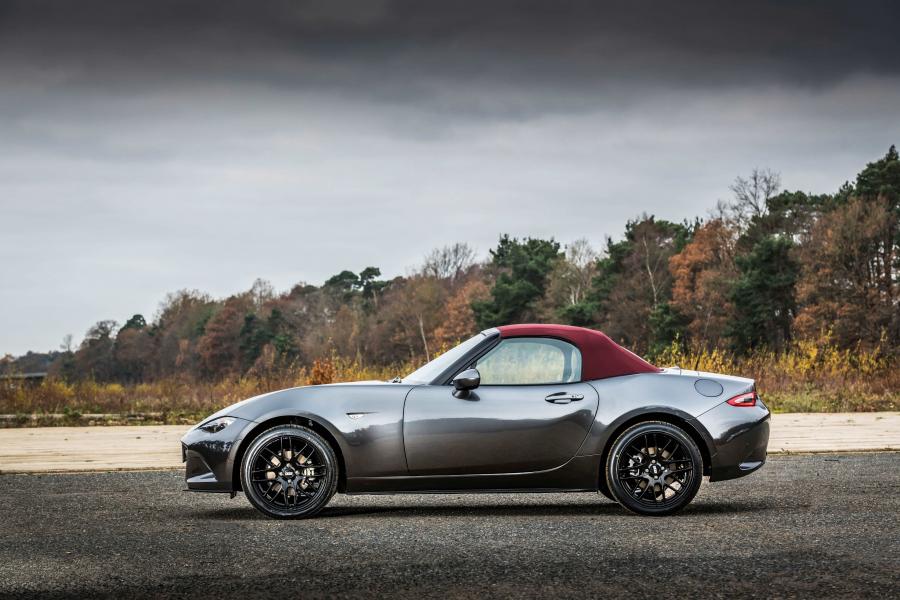  Mazda MX-5 Z-Sport (ND) 2018 года  (фото 13 из 41)